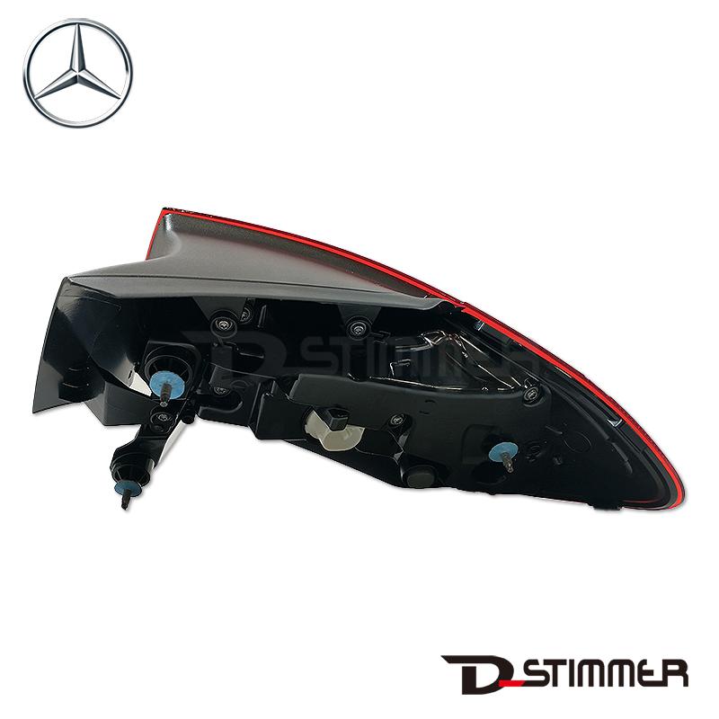 Mercedes-Benz（メルセデス・ベンツ） 純正品 テールランプOUT 左側