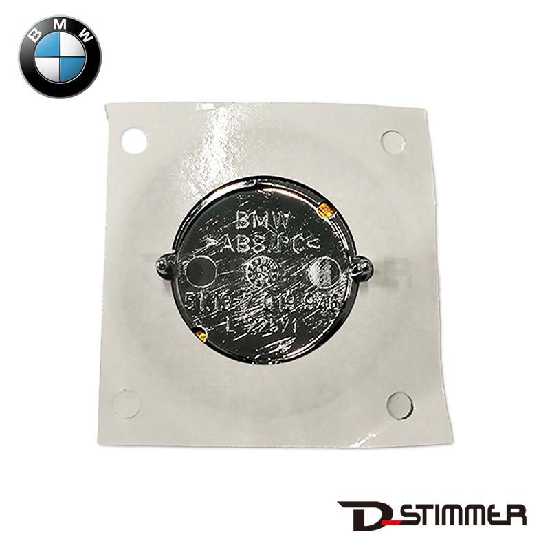 BMW ビーエムダブリュー 純正品 リアエンブレム 51137019946の画像