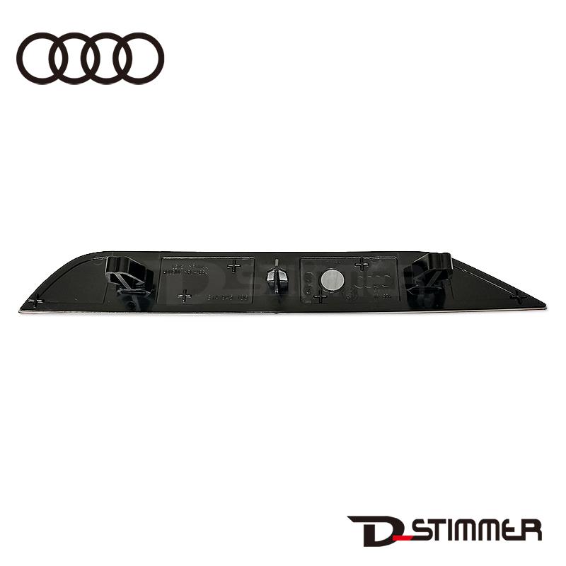 Audi（アウディ） 純正品 リアリフレクター右側 81A945106 : 輸入車
