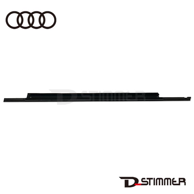 Audi（アウディ） 純正品 リアドアベルトモールアウター左側 8U0839477