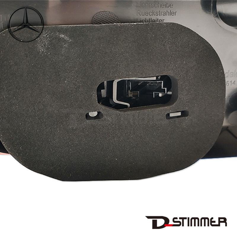 Mercedes-Benz（メルセデス・ベンツ） 純正品 テールランプ右側