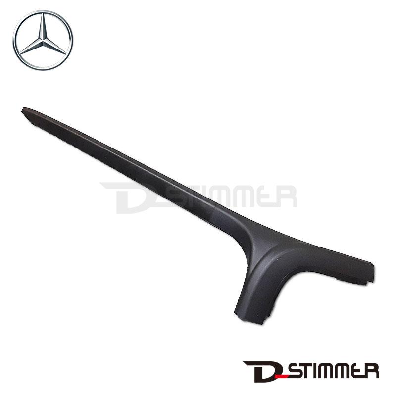 Mercedes-Benz（メルセデス・ベンツ） 純正品 Aピラー トリム 右側