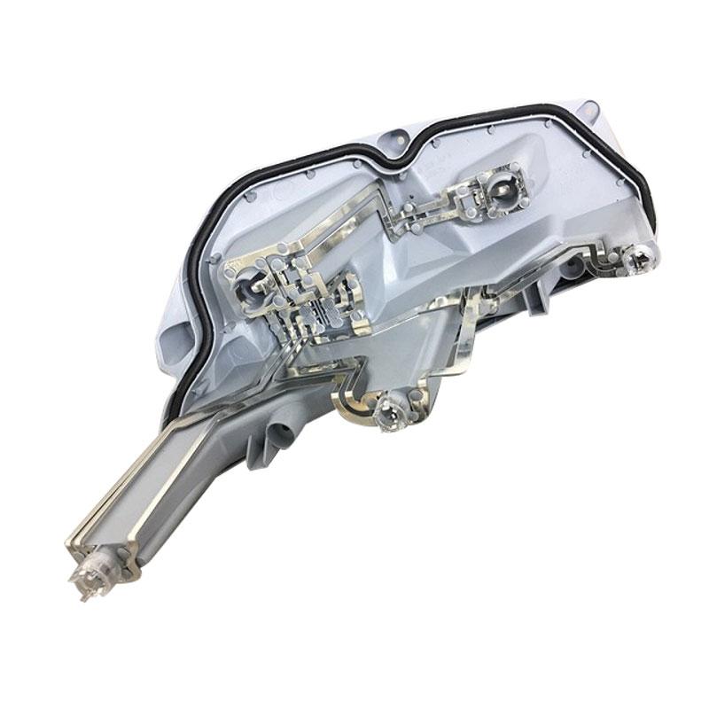 Audi（アウディ） テール ランプ バルブ ホルダー 右側 新品 純正品