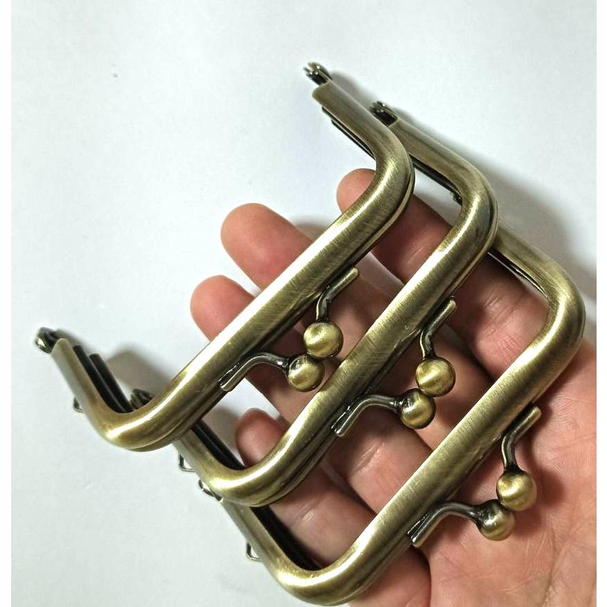 8.5cm直角型 がま口口金 差し込み式 アンティークゴールド 「メール便