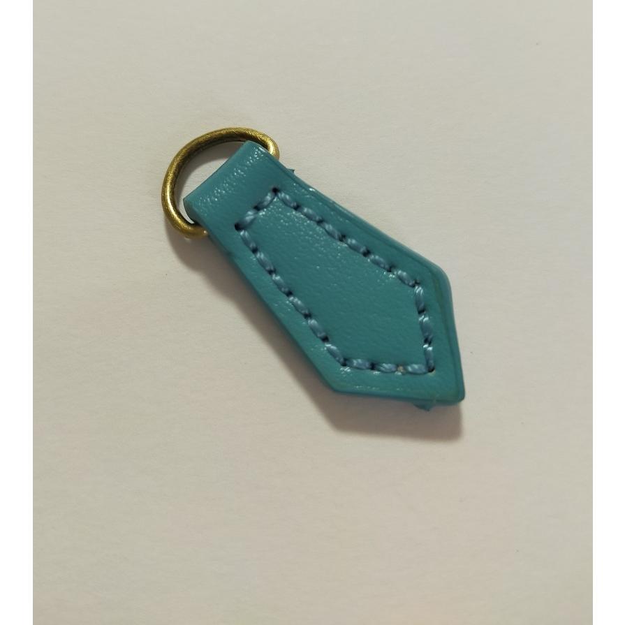 ファスナースライダー持ち手　交換パーツ 14色 　三角形　レザー 皮革 ファスナーチャーム 　手芸 手芸用品 手作り ハンドメイド 「メール便OK」 |  | 14