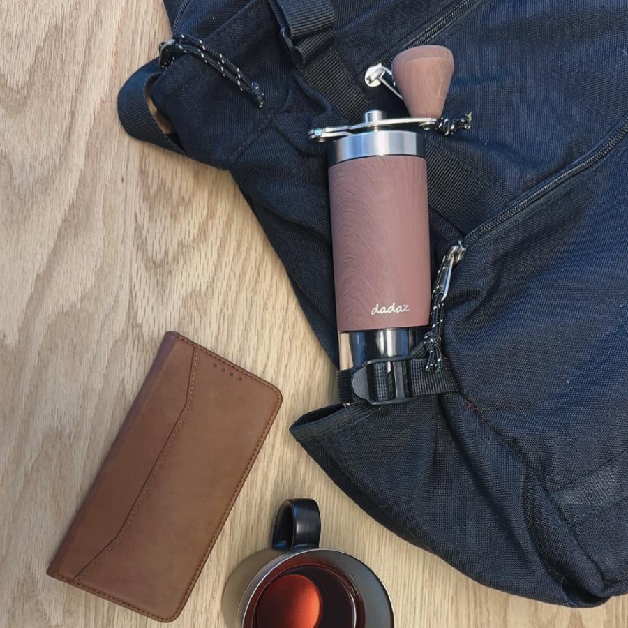 コーヒーミル 手動 手挽き お手入れブラシ付き 携帯 コーヒー豆挽き 珈琲 小型 グラインダー アウトドア キャンプ ギフト プレゼント | dadaz | 04