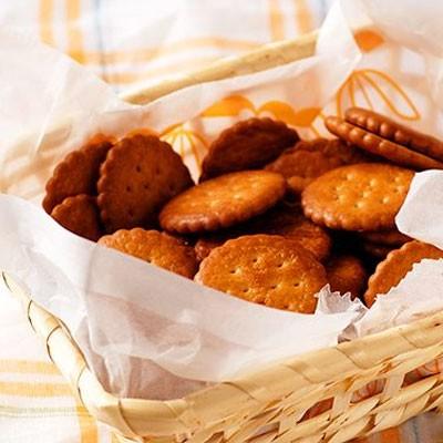 野村煎豆加工店】ミレービスケット70g（10袋入） : 駄菓子ワールド