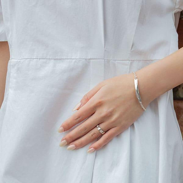 【ネコポス便！送料無料※指定日 ・代引き不可】 レディス　ブレスレット 刻印 名入れ 人気 ギフト 銀製 DAgDART ダグダート DB-124 |  | 08