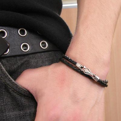 ＊展示品♪ハンドメイド♪ ヴィンテージレザーの革タグ付きブレスレット＊ 展示品！ハンドメイド♪ ヴィンテージレザーの革タグ付き