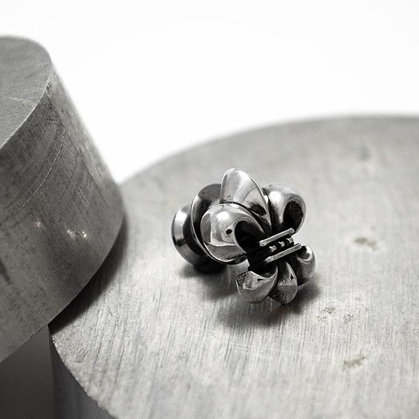 ラペルピン スーツ シルバー メンズ ユリ リリー シンプル シルバー925 人気 プレゼント 銀製 パーティーアクセ オリジナル Dagdart ダグダート Dk 0 Dk 0 Dagdart ダグダート 通販 Yahoo ショッピング