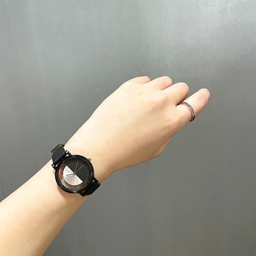 KLASSE14 レディース 腕時計 ブラック 32mm IM18BK007W KLASSE14 レディース 腕時計 ブラック 32mm IM18BK007Wの通販 by