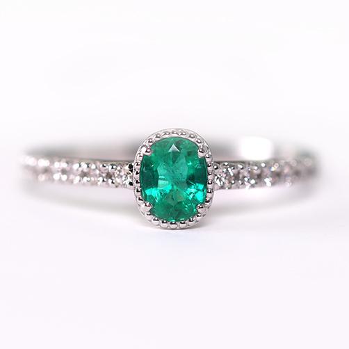 r239576）指輪 PT エメラルド&ダイヤモンドリング 0.3ct 0.18ct ミル