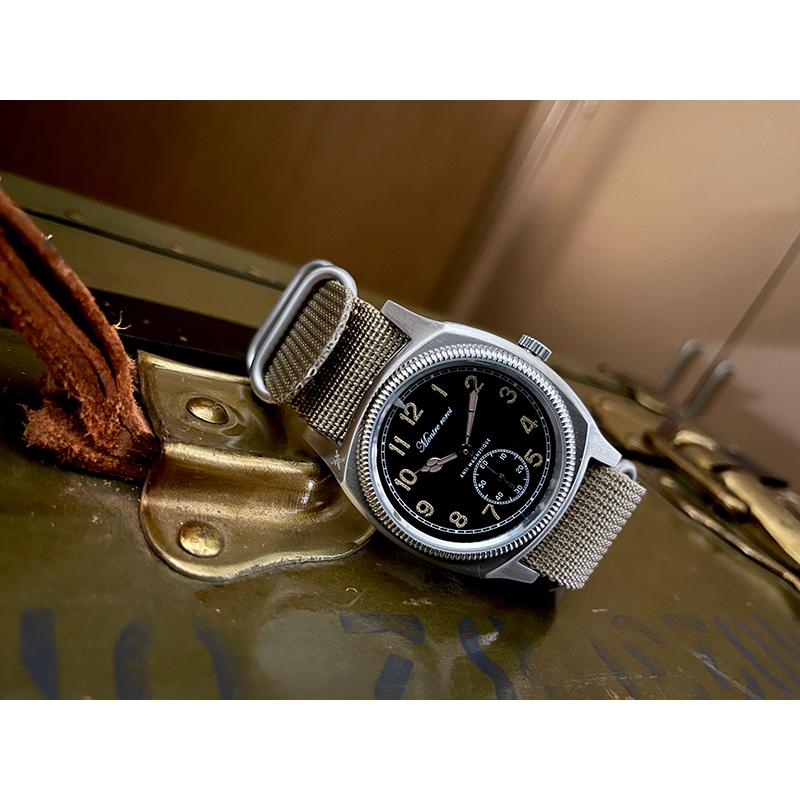 M.R.M.W. モントルロロイ ミリタリーウォッチ Big turtle ビッグ