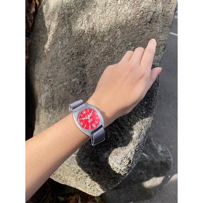 M.R.M.W. モントルロロイ ミリタリーウォッチ Royal 0052 H.S. Red