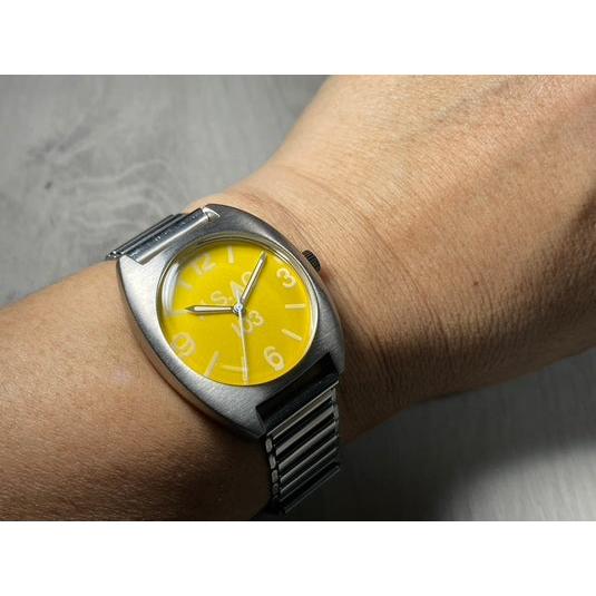 M.R.M.W. モントルロロイ ミリタリーウォッチ Royal 0052 H.S. Yellow