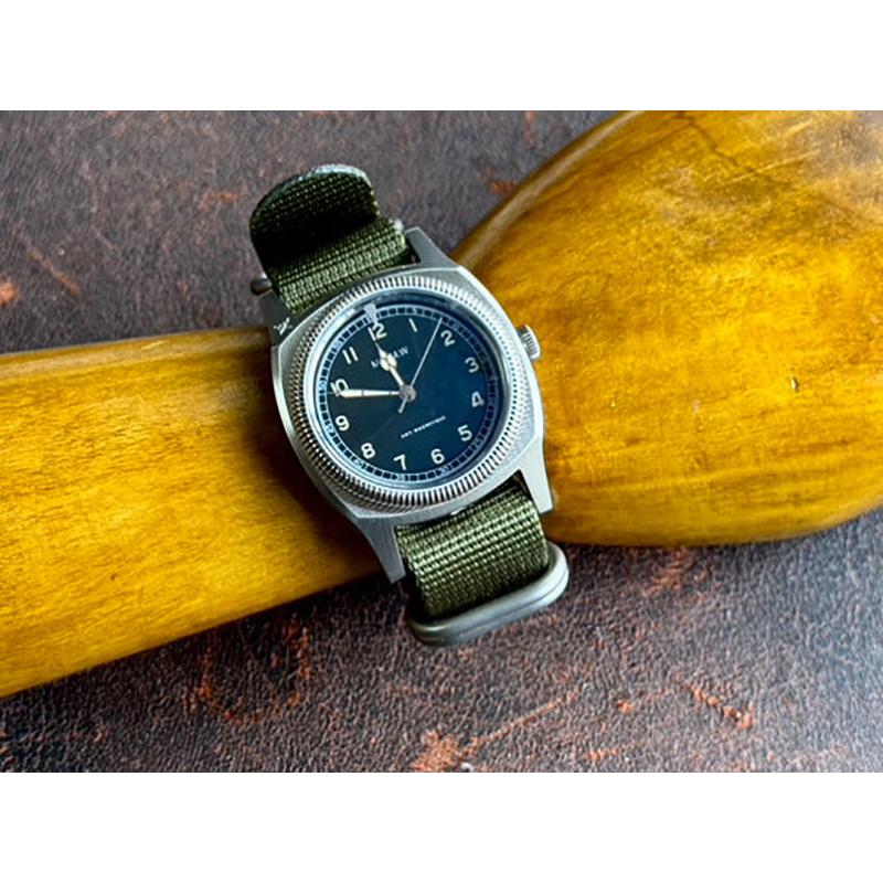 M.R.M.W. モントルロロイ ミリタリーウォッチ Majetek Big Turtle 3