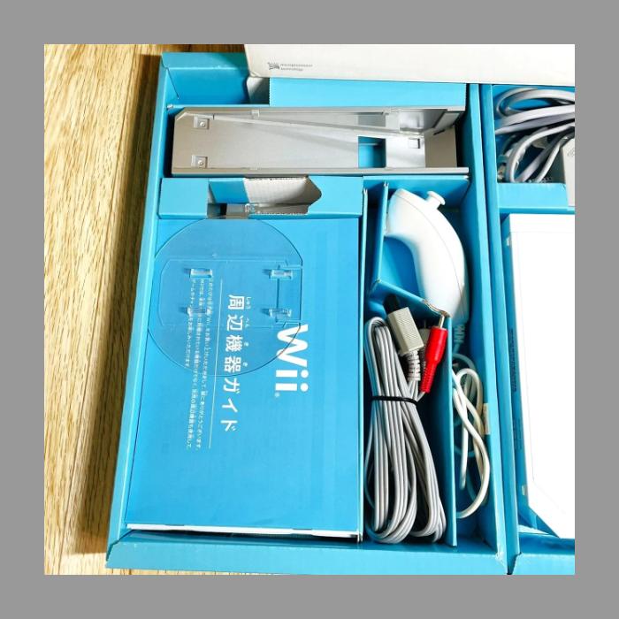 任天堂 ☆箱付・付属品あり☆Nintendo wii 本体 【 選べるカラー 任天堂 ☆箱付・付属品あり☆Nintendo wii 本体 【 選べるカラー