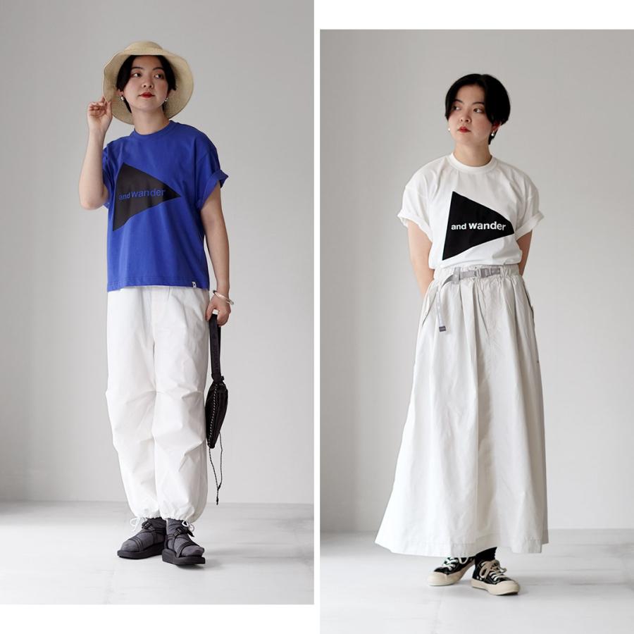 and wander（アンドワンダー） ビッグ ロゴショートスリーブ Tシャツ