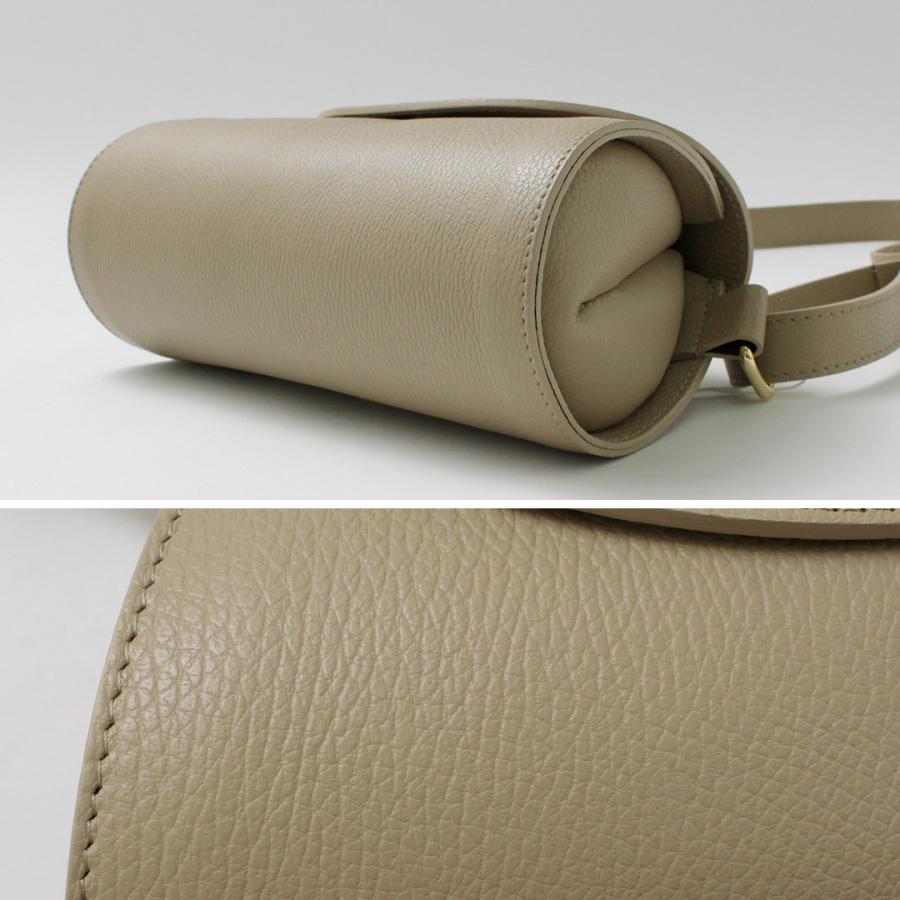 AULENTTI オウレンティ　ボディバッグ　ターンロック　シボ革　アイボリー AULENTTI オウレンティ ボディバッグ ターンロック シボ革 アイボリー