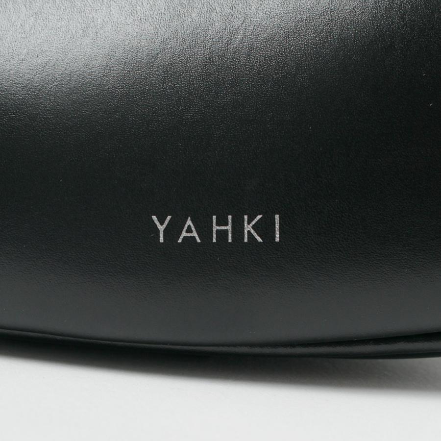 美品✨YAHKI ブラック ショルダーバッグ　ショルダー付ハーフムーンバッグ 黒 YAHKI（ヤーキ） ショルダーバッグ バッグ VEGAN LEATHER ハーフムーン