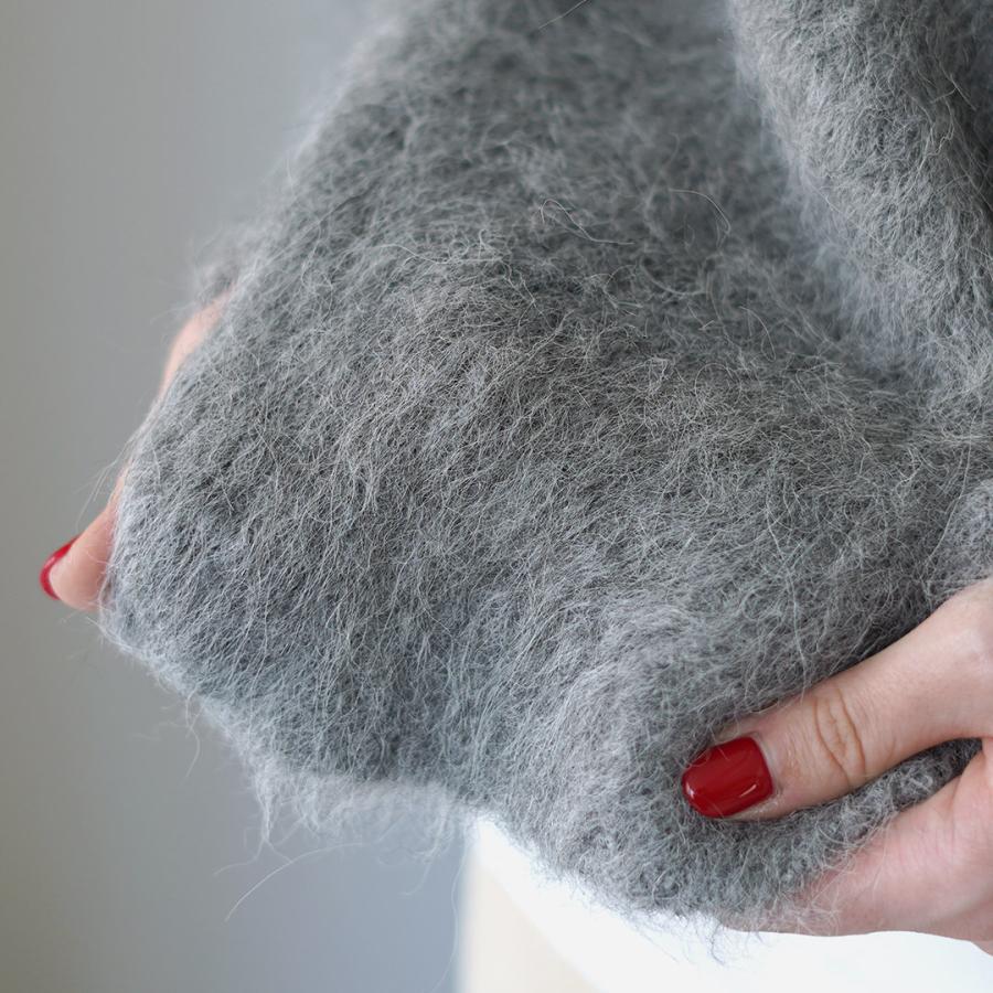 GYMPHLEX（ジムフレックス） シャギーニット ロゴカーディガン