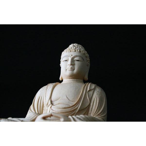 お仏像総柘植 眼入座釈迦如来（金泥入) 六角台唐草光背2寸 : 大黒屋