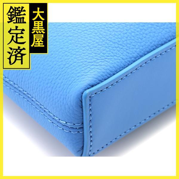 LOUIS VUITTON（ルイ・ヴィトン） テイクオフ・ポーチ LV