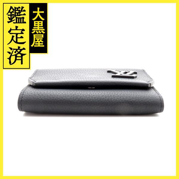 LOUIS VUITTON（ルイ・ヴィトン） ポルトフォイユ・パイロット LV
