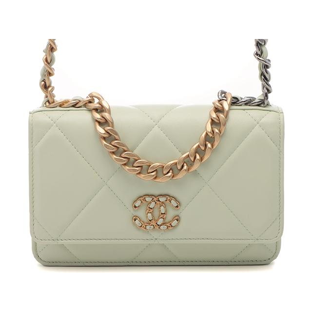  チェーンウォレット ライトグリーン CHANEL（シャネル） CHANEL19 チェーンウォレット ライトグリーン GP
