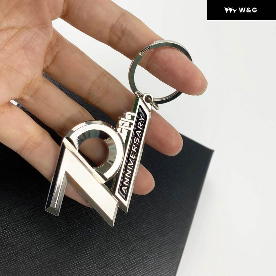 トヨタの記念品の鍵アクセサリー Amazon.co.jp: TOYOTA LANDCRUISER 60