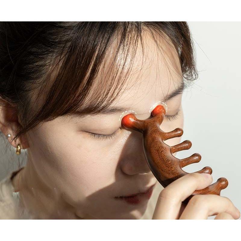 送料無料 木櫛 頭部マッサージ 頭皮ケア リンパマッサージ くし 檀木 厚型 携帯サイズ ヘアブラシ 頭皮ケア 頭皮マッサージ 髪用ブラシ 多機能 抜 | 