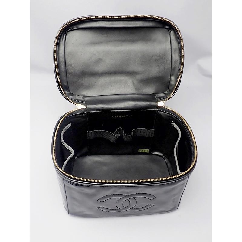 CHANEL　エナメル　バニティバッグ 楽天市場】Chanel シャネル エナメル 縦型 バニティ 化粧ポーチ