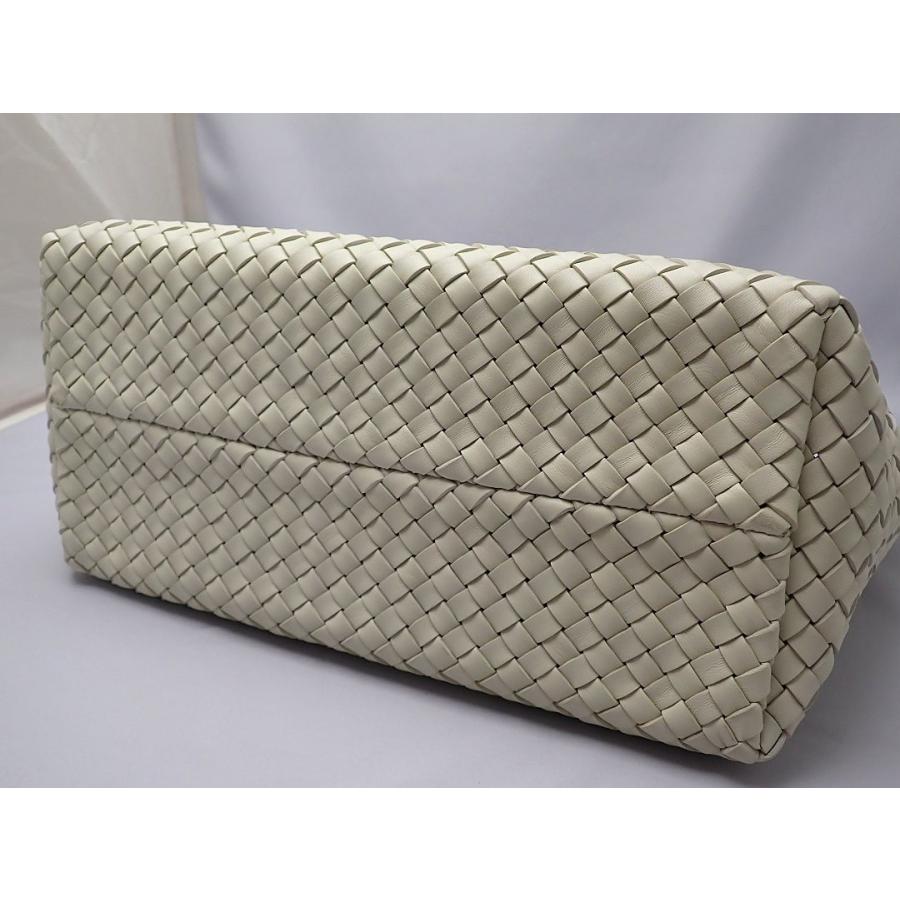 BOTTEGA VENETA（ボッテガ・ヴェネタ） トートバッグ イントレチャート