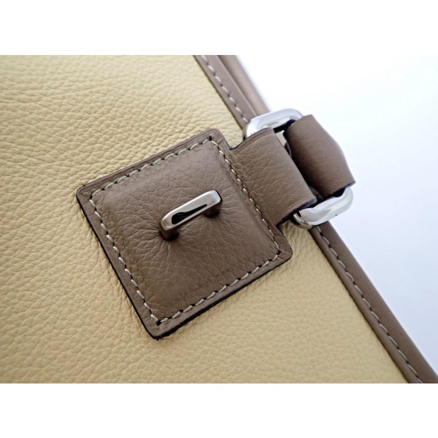 LOEWE ロエベ アトリエ ハンドバッグ アマソナ 36 ベージュｘブラウン イニシャル入り 新品同様品 【送料無料】 A-8144の画像