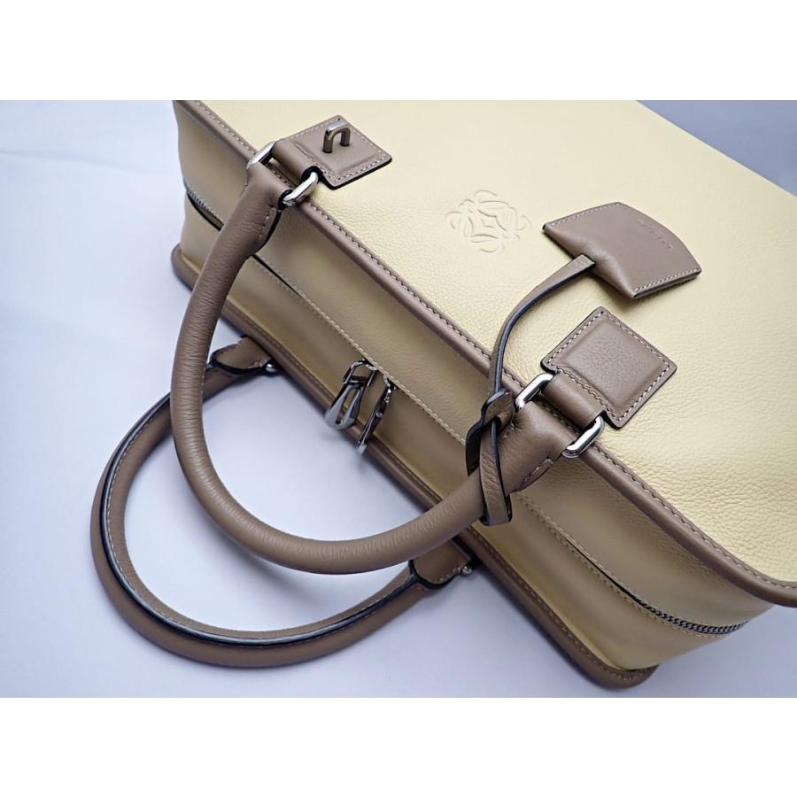 LOEWE ロエベ アトリエ ハンドバッグ アマソナ 36 ベージュｘブラウン イニシャル入り 新品同様品 【送料無料】 A-8144の画像