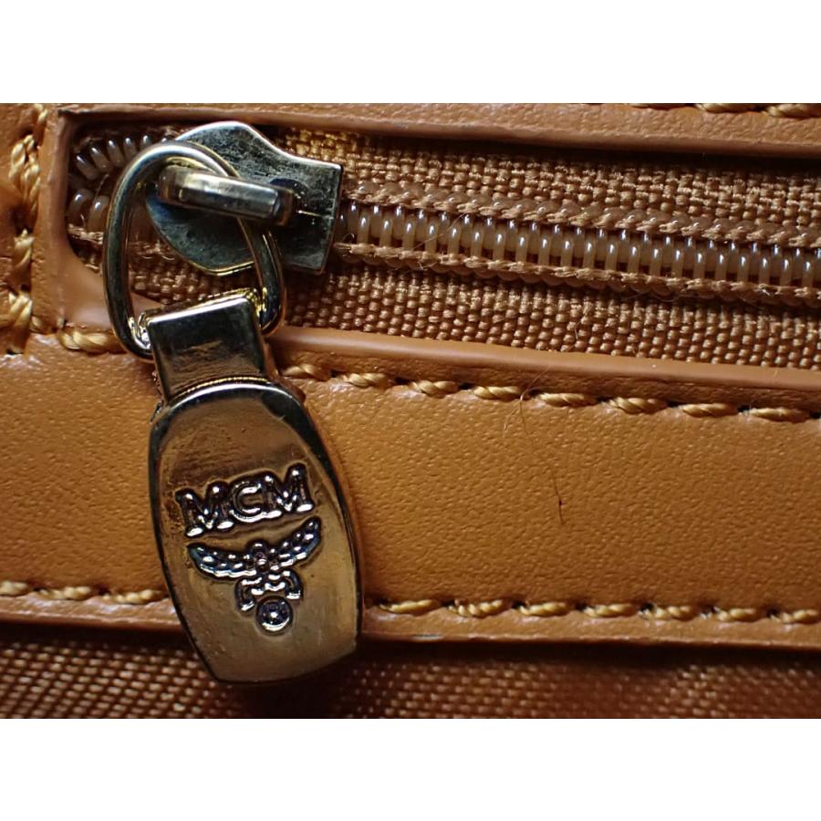 MCM（エムシーエム） スタッズリュック バックパック ブラウン 中古B+