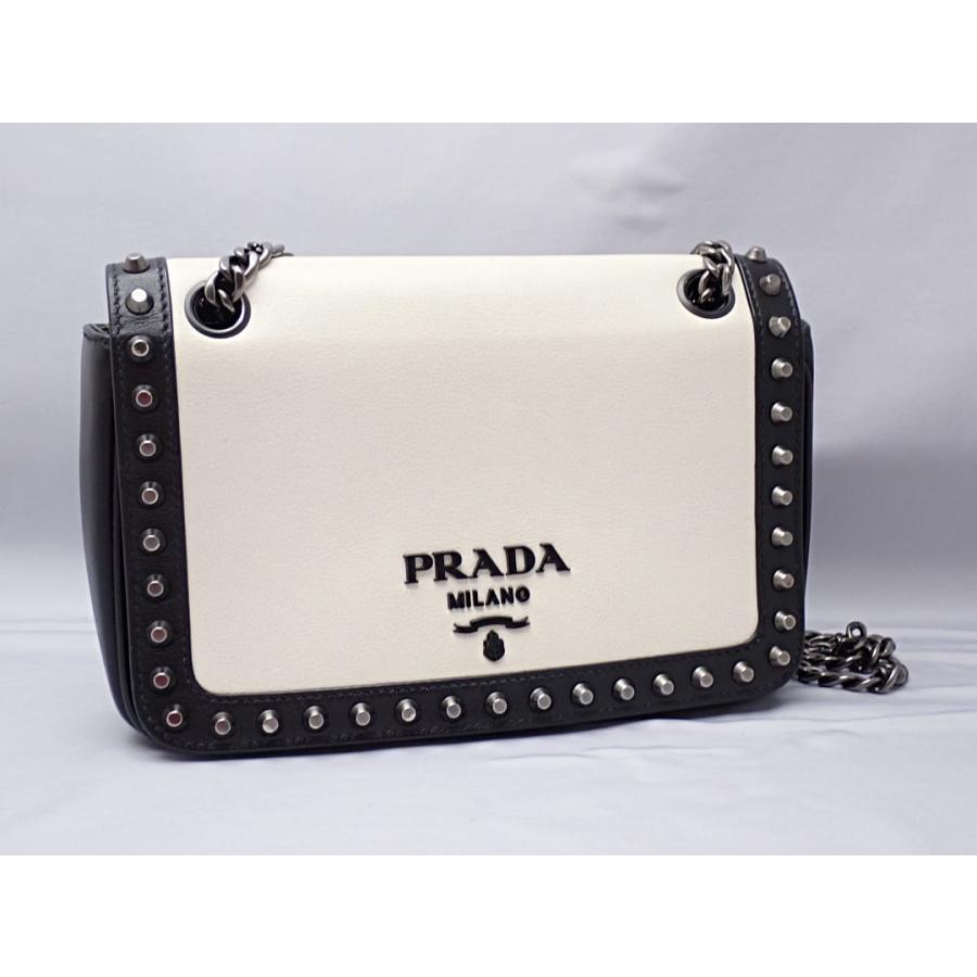 PRADA プラダ スタッズ チェーン ショルダーバッグ 1BD147 ホワイトｘブラック レザー 中古B+ 【送料無料】 A-8949の画像