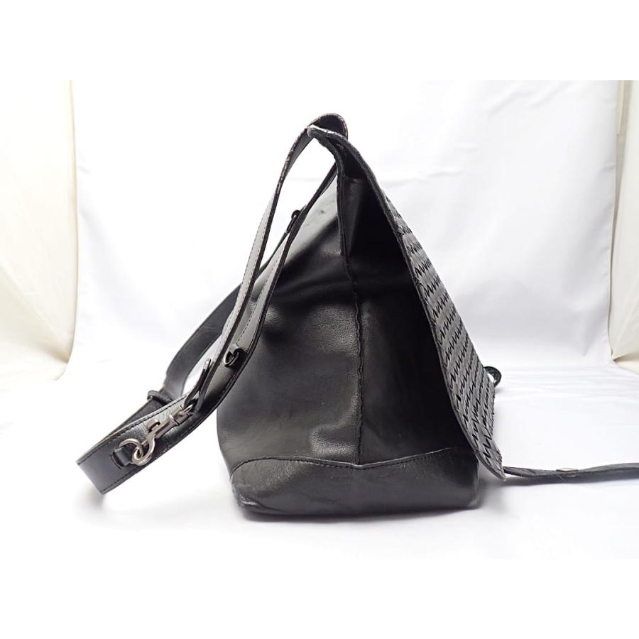 BOTTEGA VENETA（ボッテガ・ヴェネタ） イントレチャート ショルダー