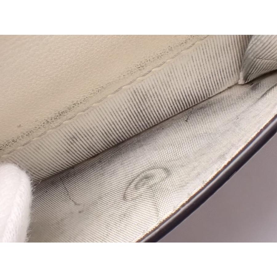 VALENTINO GARAVANI ヴァレンティノ ガラヴァーニ 三つ折り財布 WW2P0Q47 レザー スタッズ アイボリー 中古B 【送料無料】 A-9148【質屋出品】 VALENTINO GARAVANI（ヴァレンティノ ガラヴァーニ） ヴァレンティノ