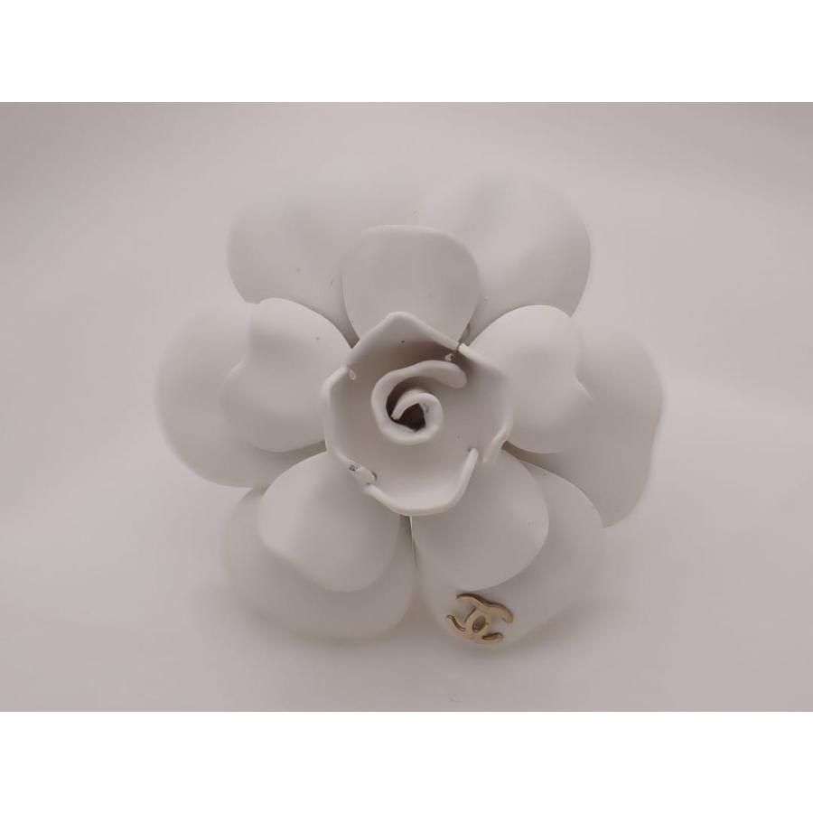 シャネル　カメリア　ピアス(片耳) CHANEL（シャネル） カメリア ピアス 09A 片耳のみ ホワイト 中古B+