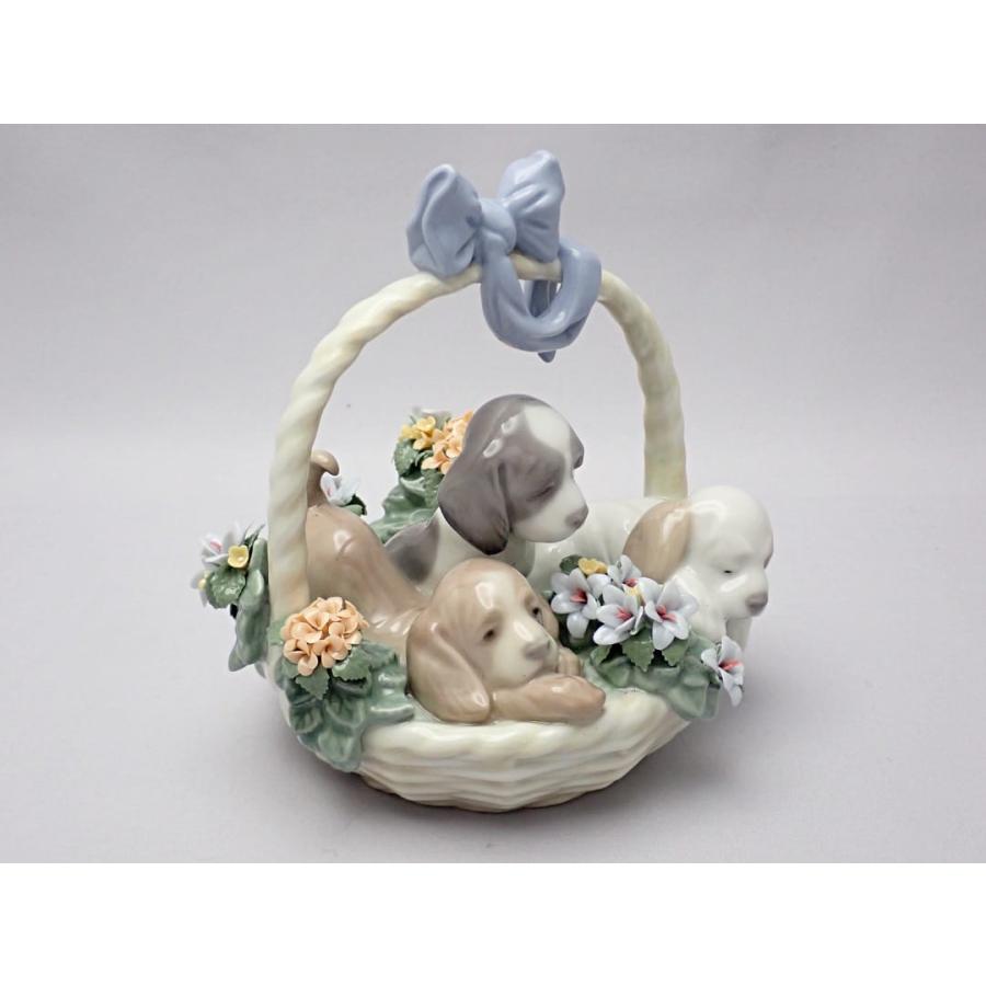 LLADRO（リヤドロ） フィギュリン ポーセリン 花かごと三匹の子犬