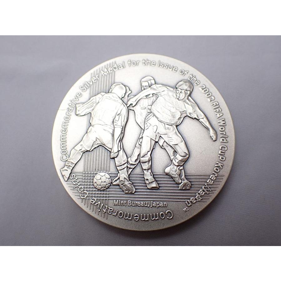 日韓 2002年 FIFAワールドカップ記念貨幣発行記念 純銀メダル 133.36g 未使用品 【送料無料】 D-2486_2