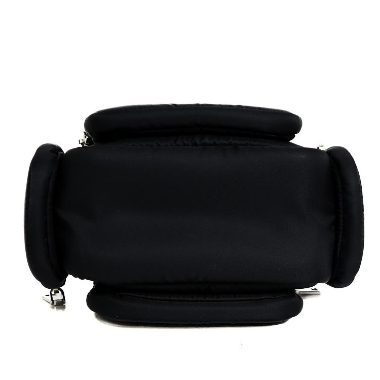 PRADA（プラダ） 【極美品】PRADA マルチポケット ロゴプレート