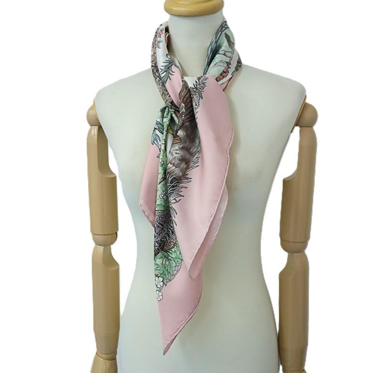 HERMES（エルメス） 【美品】HERMES カレ90 大判スカーフ LES QUATRE