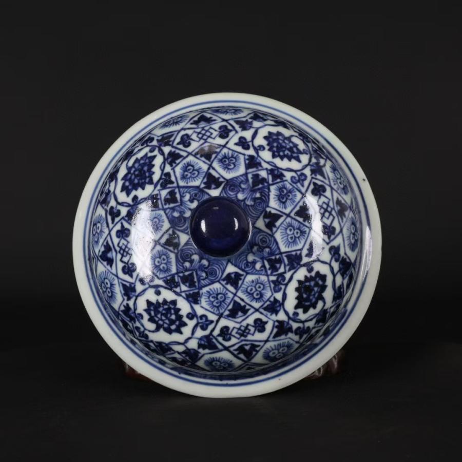 中国古美術.精品収蔵 .手動描画 .青花磁器.花卉紋.古陶瓷器.置物.擺件