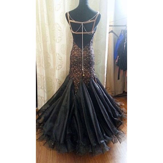 社交ダンス用スタンダードドレス　セミオーダー可能     商品情報    使用素材 ・ストレッチネット・スパンデックス 他 社交ダンス専門店ダンスナビゲーションのセレクトドレス。バーシャ正規品