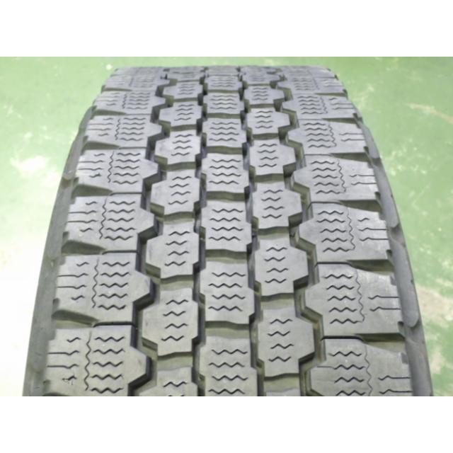 215/70R17.5 123/121J 冬 中古再生 4本セット スタッドレスタイヤ 215 