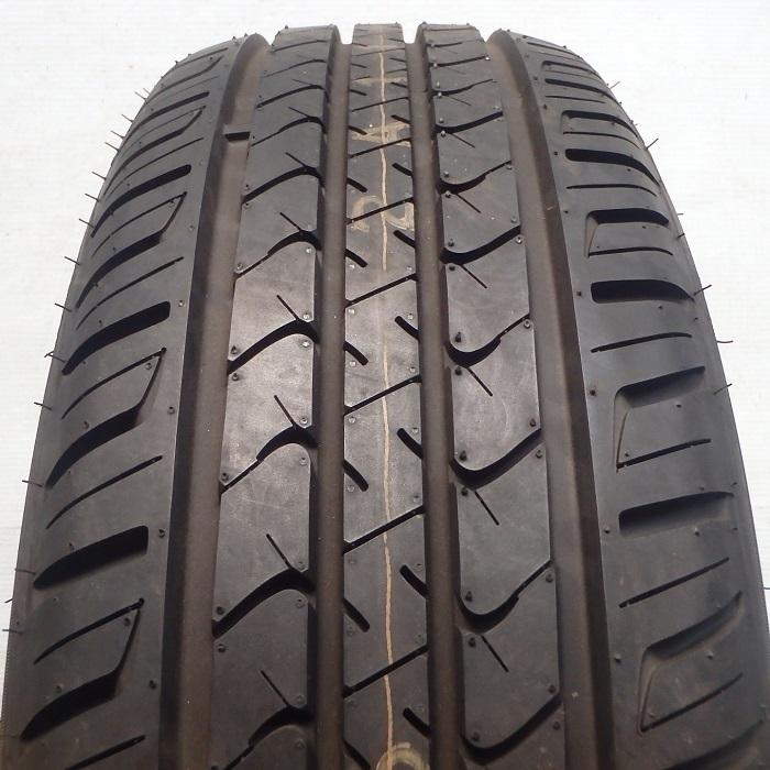 グッドイヤー（GOODYEAR） 225/60R17 99H 夏 EfficientGrip SUV HP01 