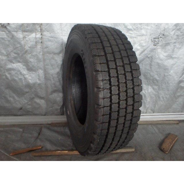 UT1318-ブリヂストン W910 245/70R19.5 136/134J 中古 9.9分山 1本のみ スタッドレスタイヤ 2015年製｜darhan