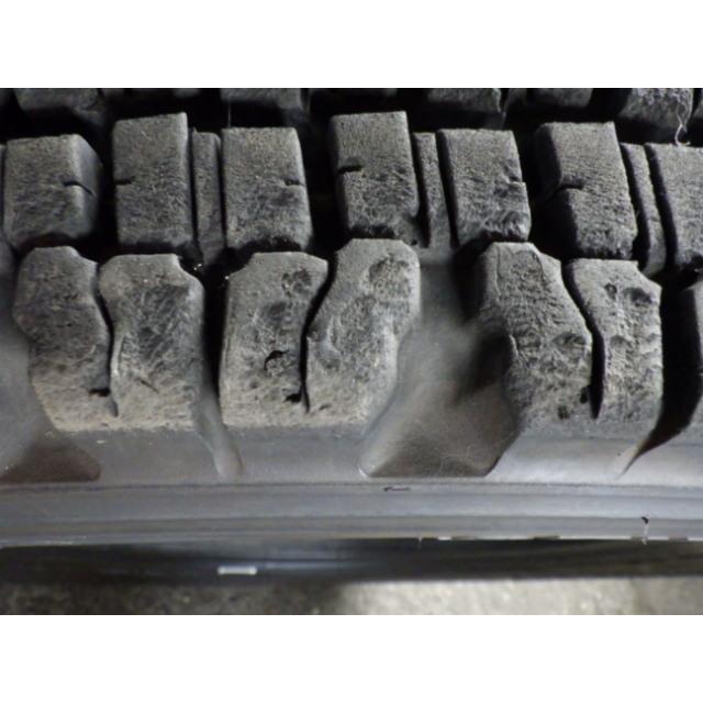 UT2645-ブリヂストン W970 225/70R19.5 130/128J 中古 2本セット スタッドレスタイヤ 2016年製 | BRIDGESTONE | 04